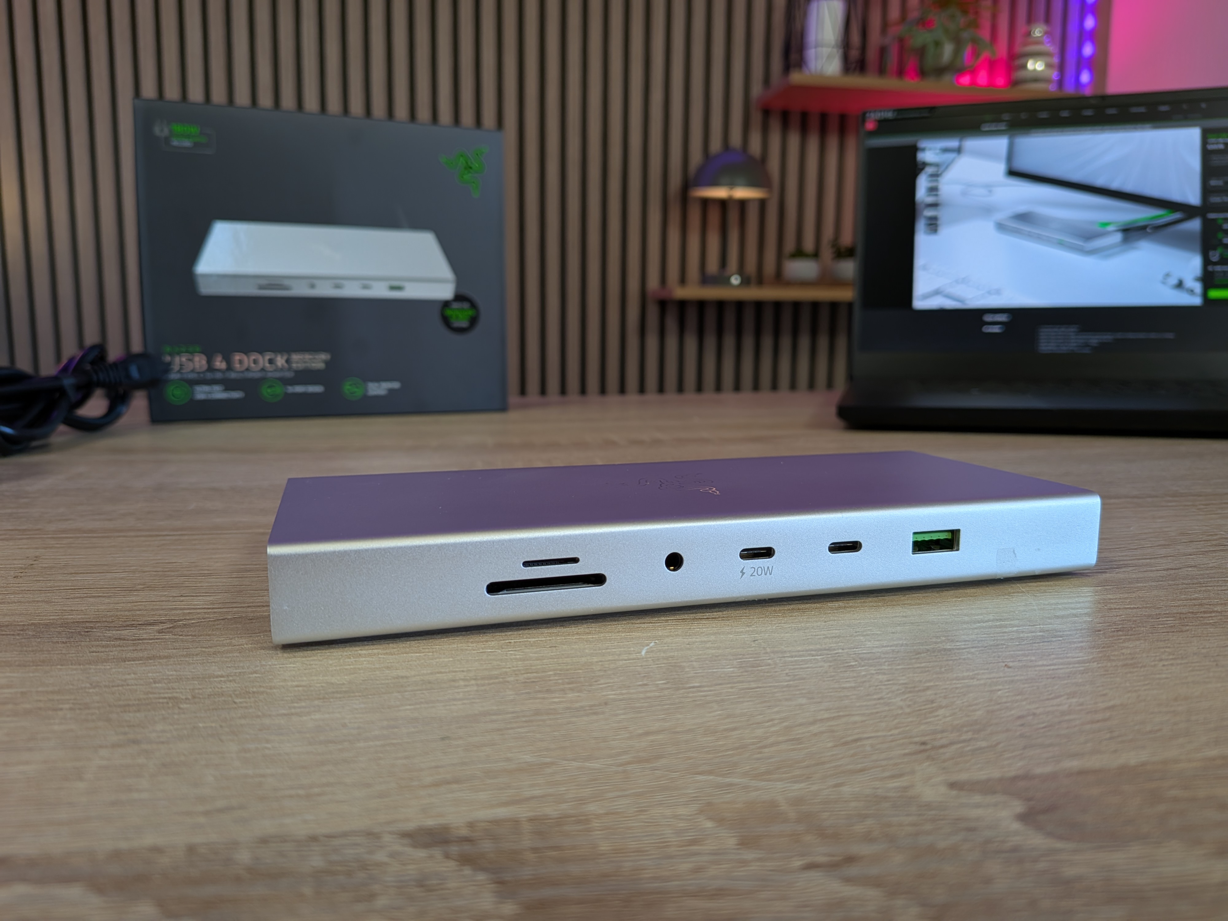Razer USB 4 Dock front.jpg